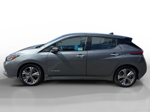 Used 2018 Nissan Leaf SL w/ SL Technology Package FWD image 2