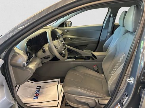 Used 2024 Hyundai Elantra SEL FWD image 10