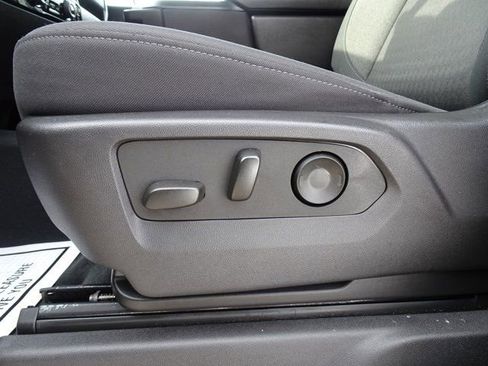 Certified 2025 Chevrolet Silverado 1500 LT image 11