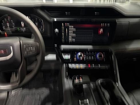 Used 2025 GMC Sierra 1500 AT4 image 20