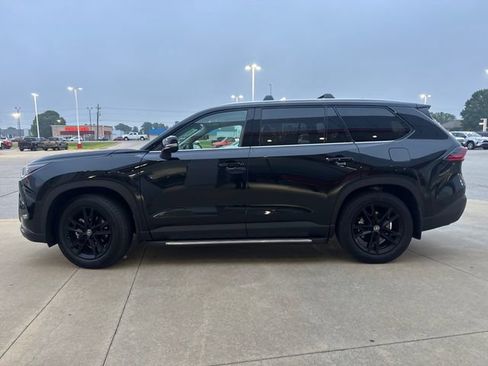 Used 2025 Toyota Grand Highlander AWD image 9