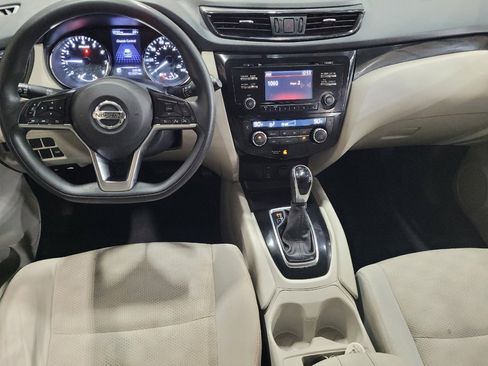 Used 2018 Nissan Rogue Sport SV image 22