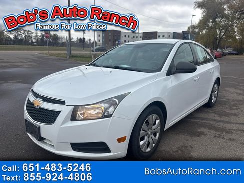 Used 2013 Chevrolet Cruze LS image 1