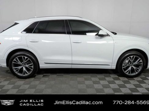 Used 2021 Audi Q8 Premium Plus w/ Premium Plus Package image 2