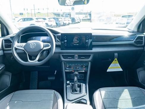 New 2026 Volkswagen Taos SE image 31