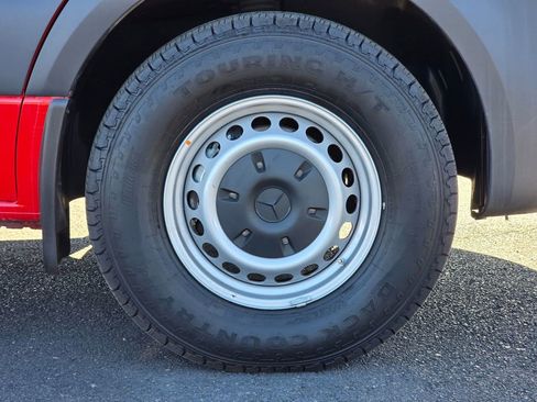 Used 2022 Mercedes-Benz Sprinter 144 Cargo image 11