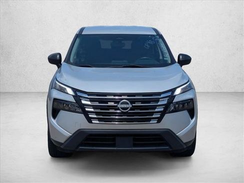 Used 2024 Nissan Rogue S FWD image 2