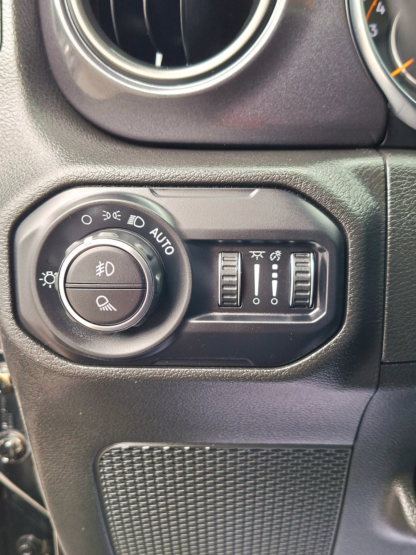 Used 2022 Jeep Gladiator Sport AWD/4WD image 31