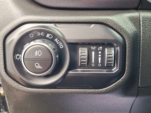 Used 2022 Jeep Gladiator Sport AWD/4WD image 31