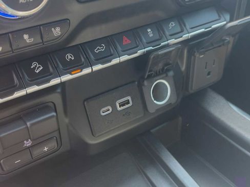 Used 2019 GMC Sierra 1500 AT4 w/ AT4 Preferred Package AWD/4WD image 22