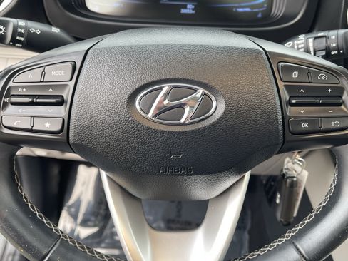 Certified 2023 Hyundai Venue SEL FWD image 22