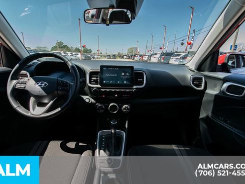 Used 2025 Hyundai Venue SEL image 20