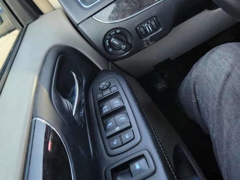 Used 2012 Chrysler Town & Country Touring w/ Entertainment Group #1 image 21