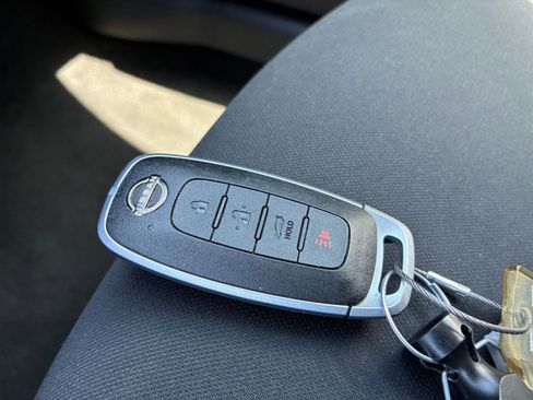 Used 2025 Nissan Sentra SV FWD image 21