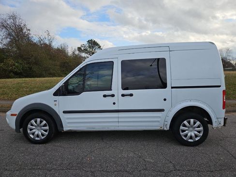 Used 2010 Ford Transit Connect XLT image 2