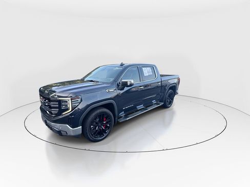 Used 2022 GMC Sierra 1500 SLT w/ SLT Premium Package AWD/4WD image 4