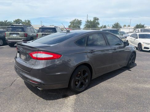 Used 2016 Ford Fusion SE FWD image 7