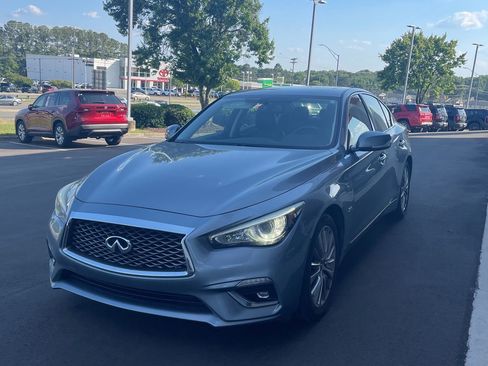 Used 2018 INFINITI Q50 Luxe RWD image 9