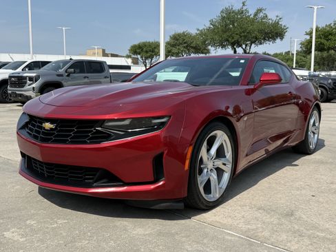 Used 2022 Chevrolet Camaro LT RWD image 9