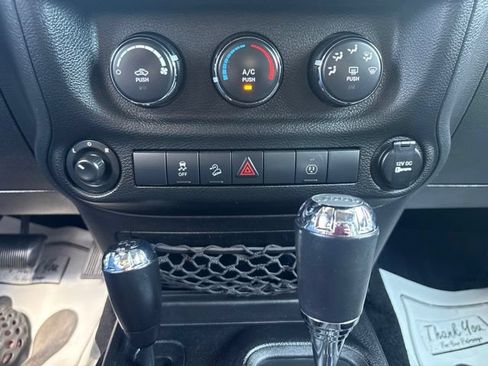 Used 2014 Jeep Wrangler Unlimited Sahara w/ Connectivity Group AWD/4WD image 19