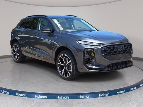New 2026 Audi Q3 quattro 2.0T AWD/4WD image 3