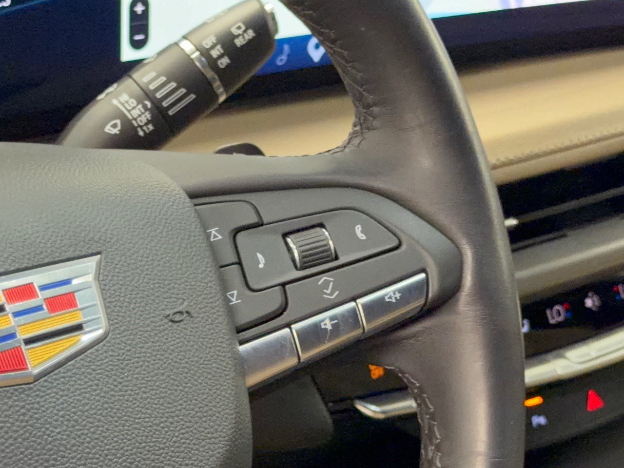 Used 2024 Cadillac XT4 Luxury FWD image 19