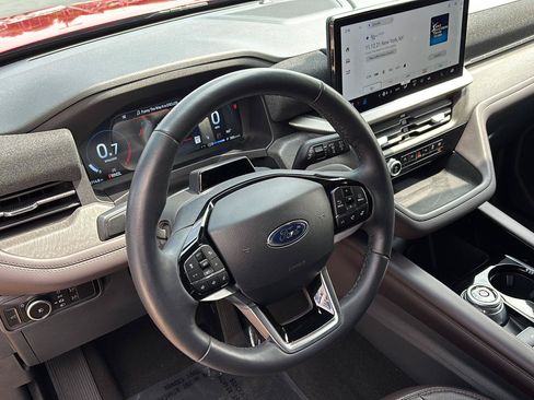 Used 2026 Ford Explorer Platinum AWD/4WD image 14