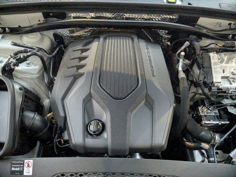 Certified 2026 Porsche Macan AWD/4WD image 29
