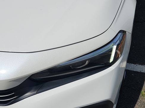 Used 2023 Honda Civic LX image 9