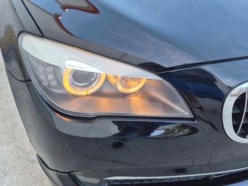 Used 2011 BMW ALPINA B7 w/ Driver Assistance Pkg image 10