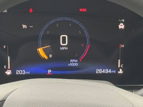 Used 2025 Chevrolet Trax LT FWD image 40