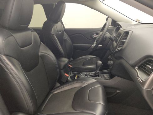 Used 2020 Jeep Cherokee Latitude Plus image 21