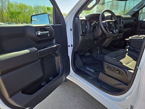 Used 2025 Chevrolet Silverado 1500 Custom AWD/4WD image 38