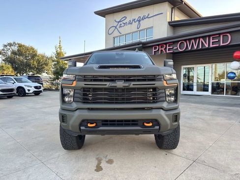 Used 2024 Chevrolet Silverado 2500 Custom w/ Custom Value Package image 4