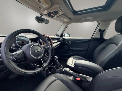 Used 2019 MINI Cooper 4-Door Hardtop FWD image 10