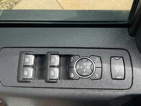 Used 2020 Ford F350 Lariat AWD/4WD image 32