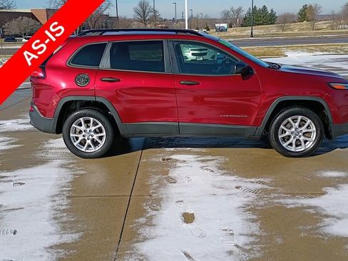 Used 2016 Jeep Cherokee Sport w/ Cold Weather Group FWD image 12