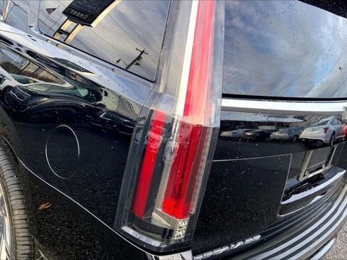 Used 2020 Cadillac Escalade Premium Luxury image 28