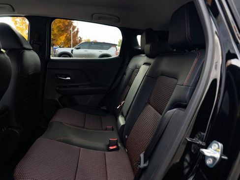 New 2026 Nissan Kicks SR image 20