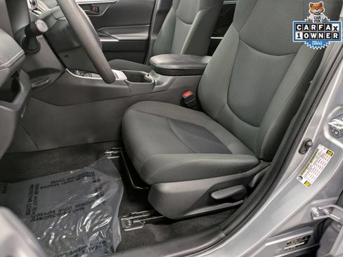Used 2024 Toyota RAV4 LE AWD/4WD image 10