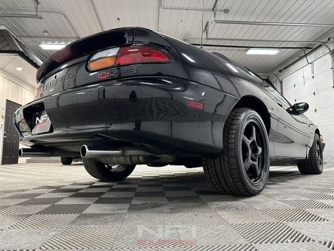 Used 2002 Chevrolet Camaro Z28 RWD image 27