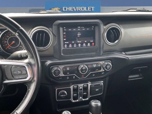 Used 2020 Jeep Wrangler Unlimited Sahara AWD/4WD image 9