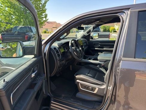 Used 2025 RAM 1500 Laramie w/ Sport Appearance Package AWD/4WD image 15