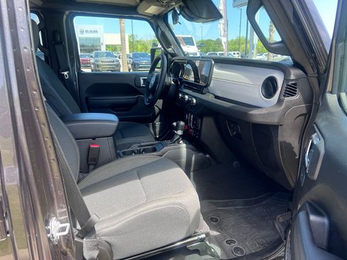 Certified 2025 Jeep Wrangler Unlimited Sport S 4xe AWD/4WD image 17