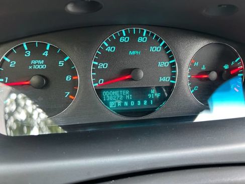 Used 2011 Chevrolet Impala LT FWD image 35