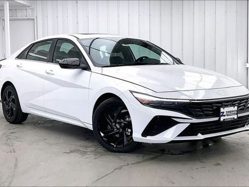 New 2026 Hyundai Elantra SEL Sport Premium image 1