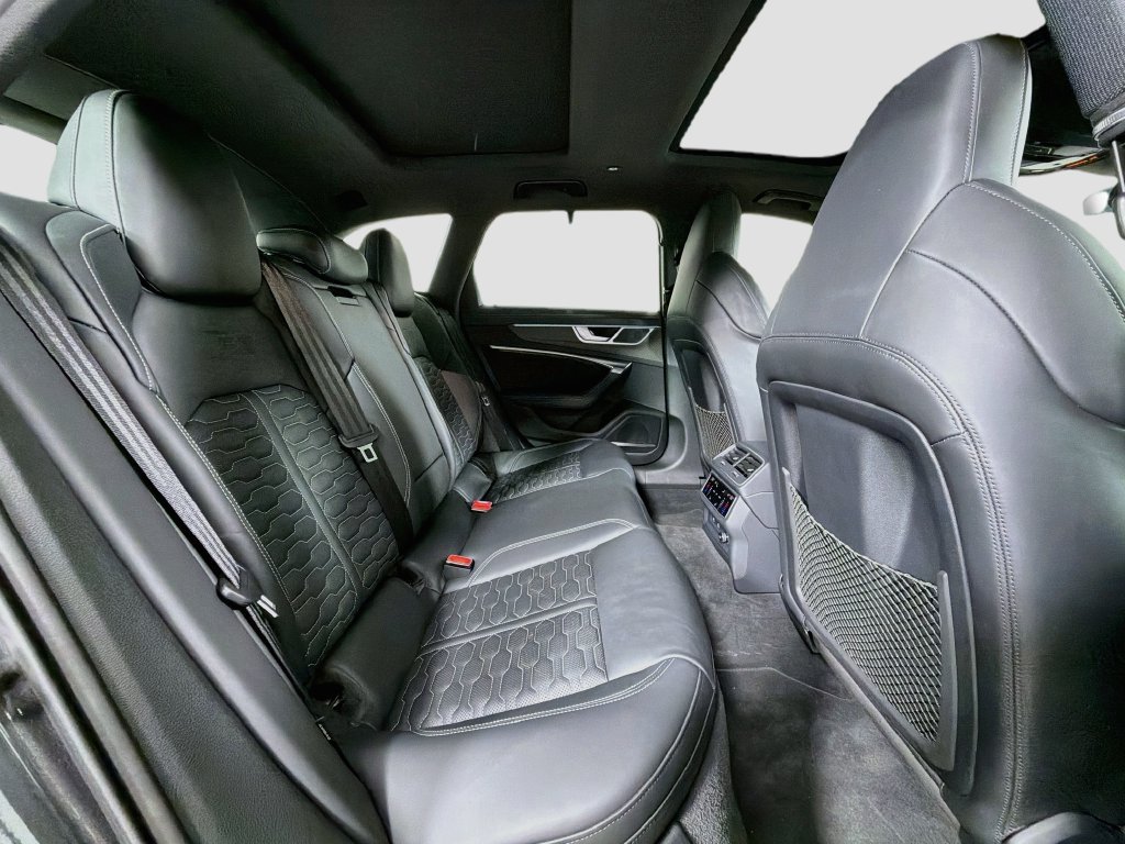 Used 2021 Audi RS 6 w/ Carbon Optic Package AWD/4WD image 29
