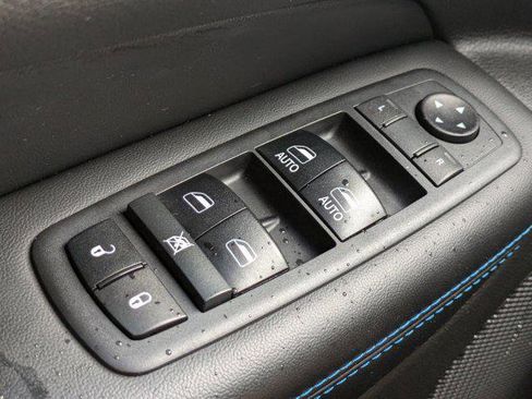 Certified 2018 Jeep Grand Cherokee Laredo image 20