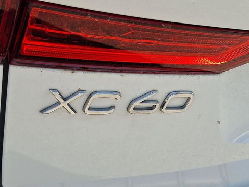 Certified 2023 Volvo XC60 T8 Ultimate w/ Climate Package AWD/4WD image 29