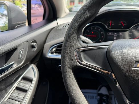 Used 2017 Chevrolet Cruze LS image 19